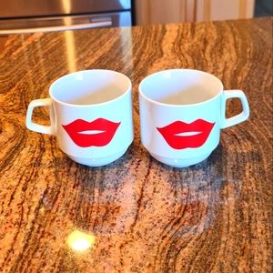 Adorable Cups Mugs with Red Lips Design